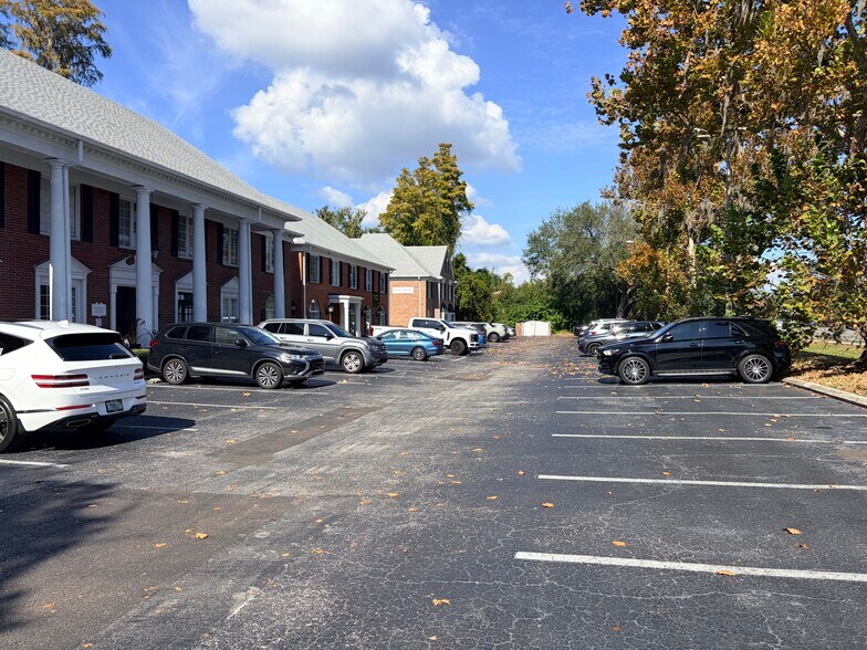 More Photos Of 12000 N Dale Mabry Hwy, Tampa Office For Lease