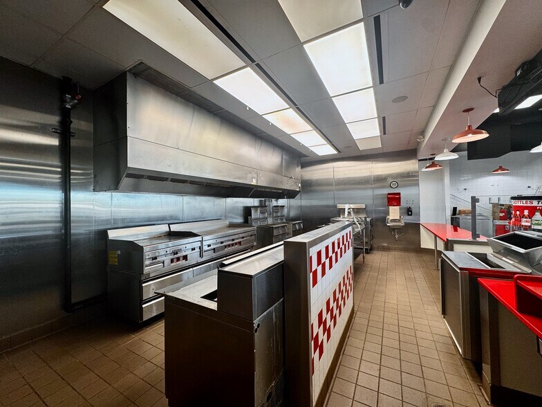 More Photos Of 5015 Hinkleville Rd, Paducah Restaurant For Lease