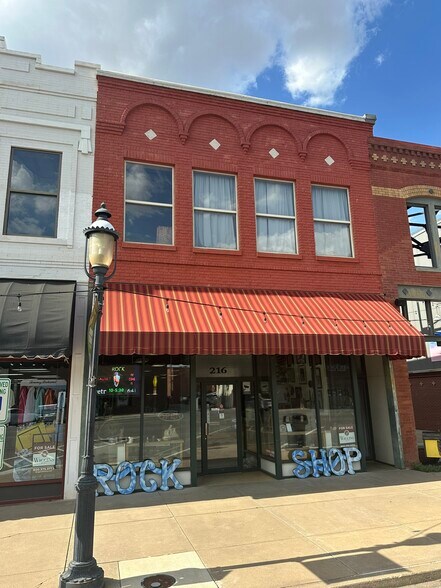 Primary Photo Of 216 W Randolph Ave, Enid General Retail For Sale