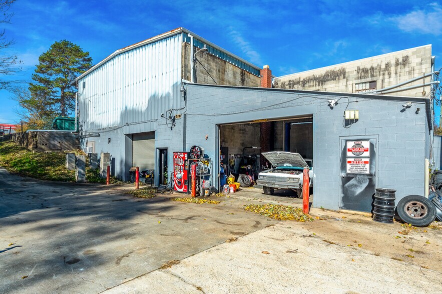 More Photos Of 14629 E Wade Hampton Blvd, Greer Freestanding For Sale