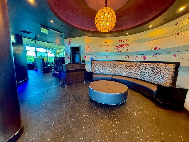More Photos Of 202 Hemsted Dr, Redding Restaurant For Sale