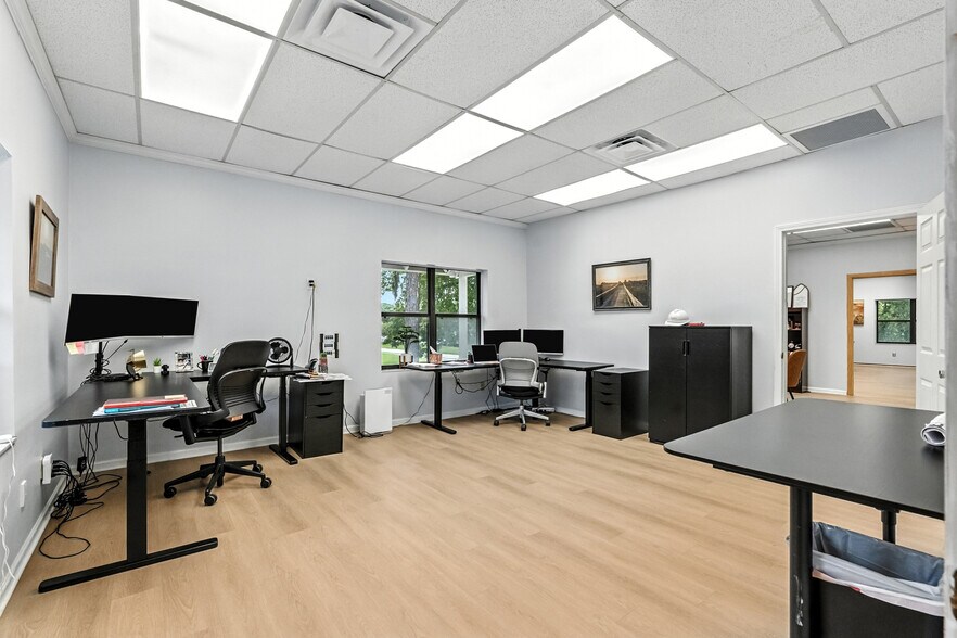More Photos Of 8431 Baymeadows Way, Jacksonville Loft Creative Space For Lease