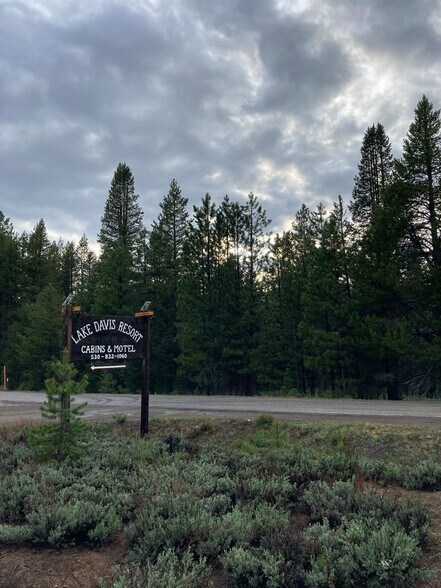 More Photos Of 7582 Buck Brush, Portola Hotel For Sale