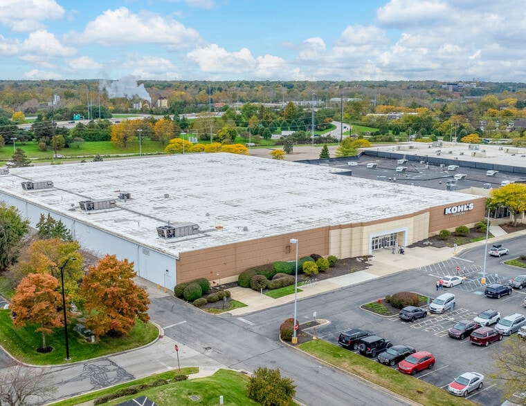 More Photos Of 133 Huber Village Blvd, Westerville Department Store For Sale