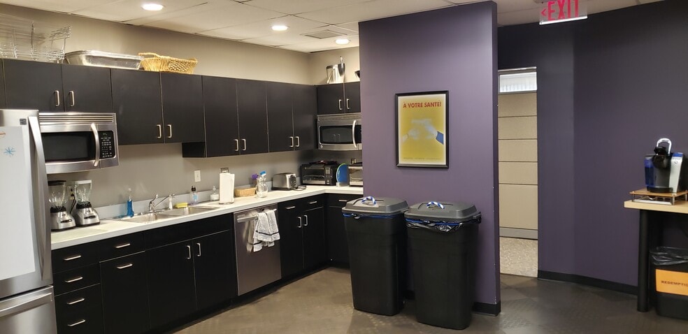 More Photos Of 6 Berkshire Blvd, Bethel Office For Sale