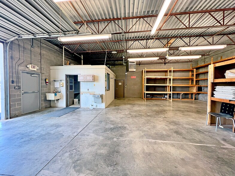 More Photos Of 100-120 Executive Dr, Highland Flex For Lease