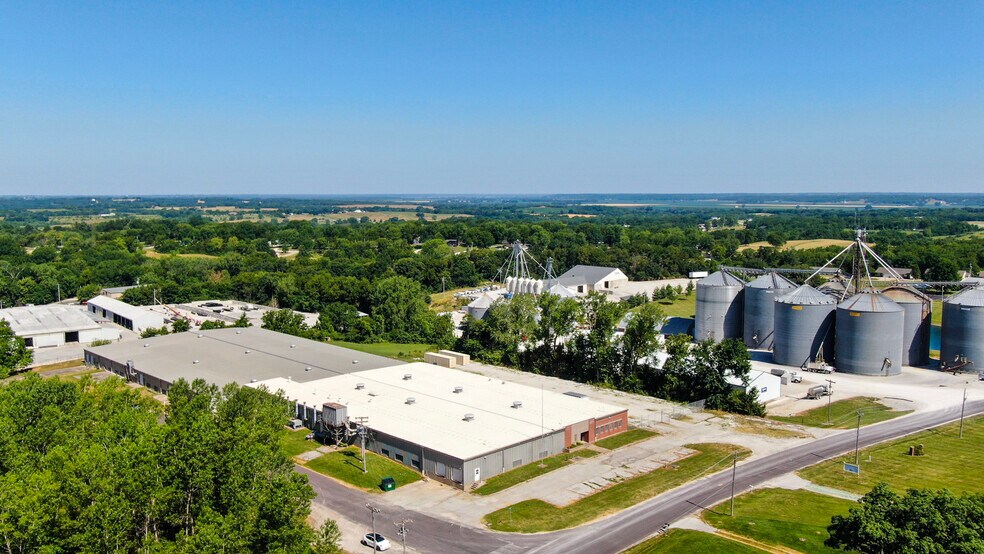 More Photos Of 1615 Radio Hill Rd, Boonville Warehouse For Lease