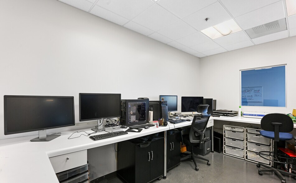 More Photos Of 950 Boardwalk, San Marcos Office For Sale