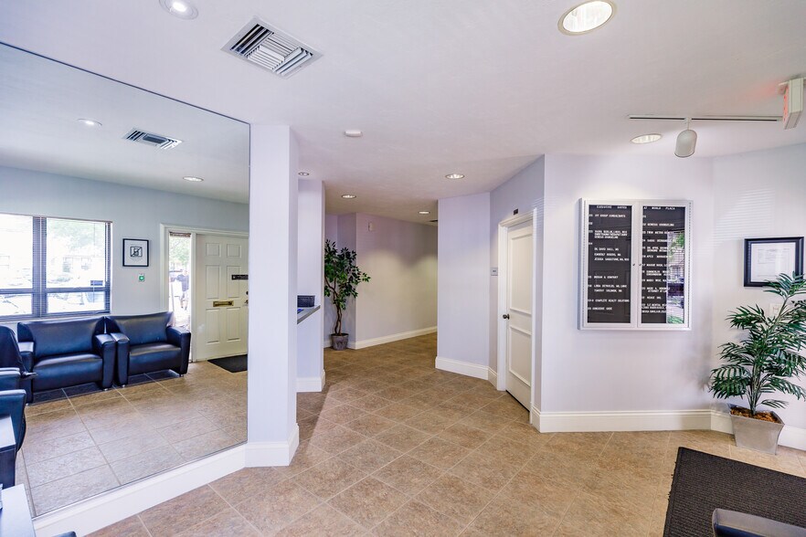 More Photos Of 12553 New Brittany Blvd, Fort Myers Coworking Space