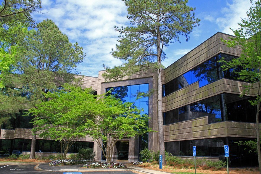 More Photos Of 5544 Greenwich Rd, Virginia Beach Office For Lease