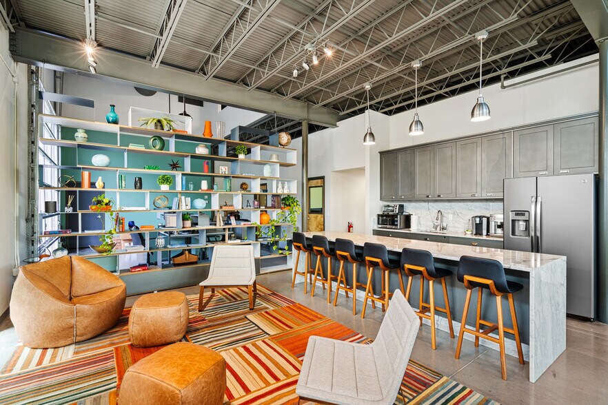 More Photos Of 7330 Exchange Dr, Orlando Warehouse For Sale