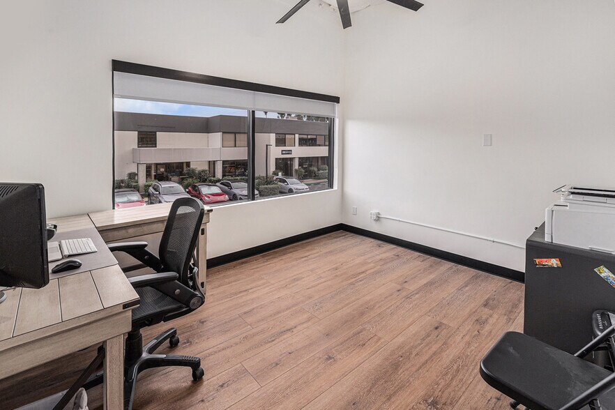 More Photos Of 5731 Palmer Way, Carlsbad Research And Development For Lease