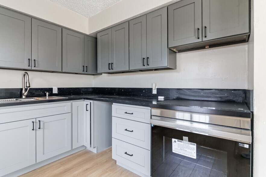 More Photos Of 1211 S Eastern Ave, Las Vegas Office For Lease