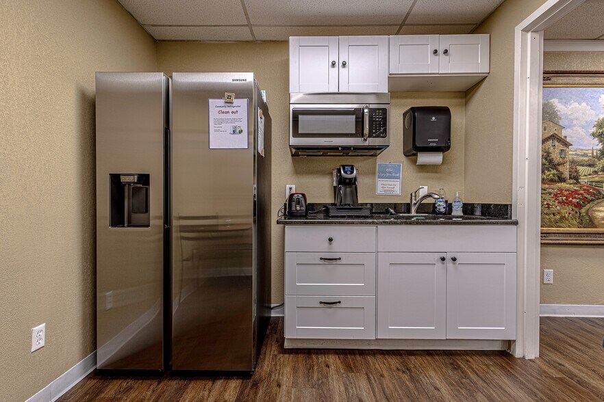 More Photos Of 2505 Washington Ave, Waco Office For Lease