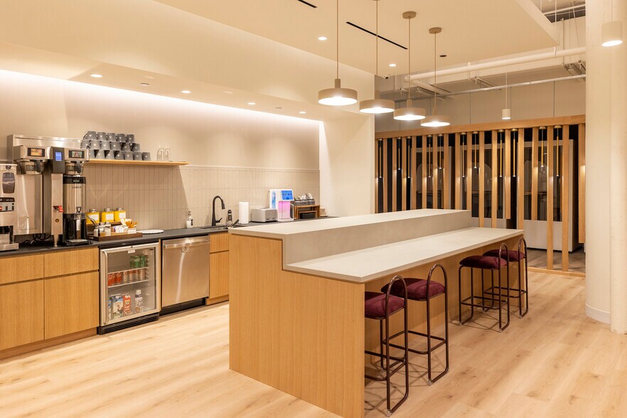 More Photos Of 24 E Washington St, Chicago Office For Sale