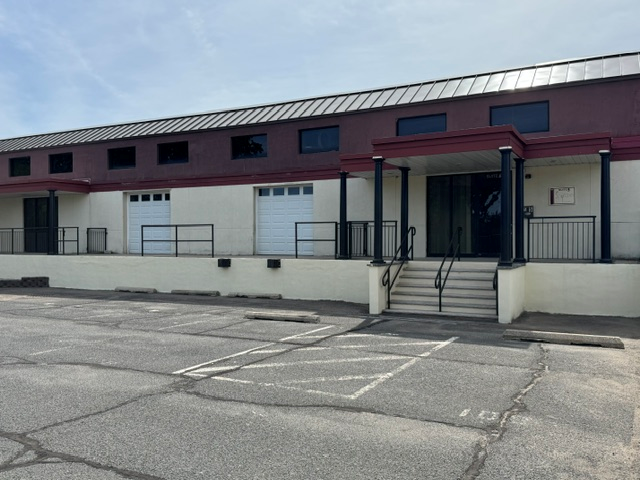 More Photos Of 5 Johnson Dr, Raritan Warehouse For Lease