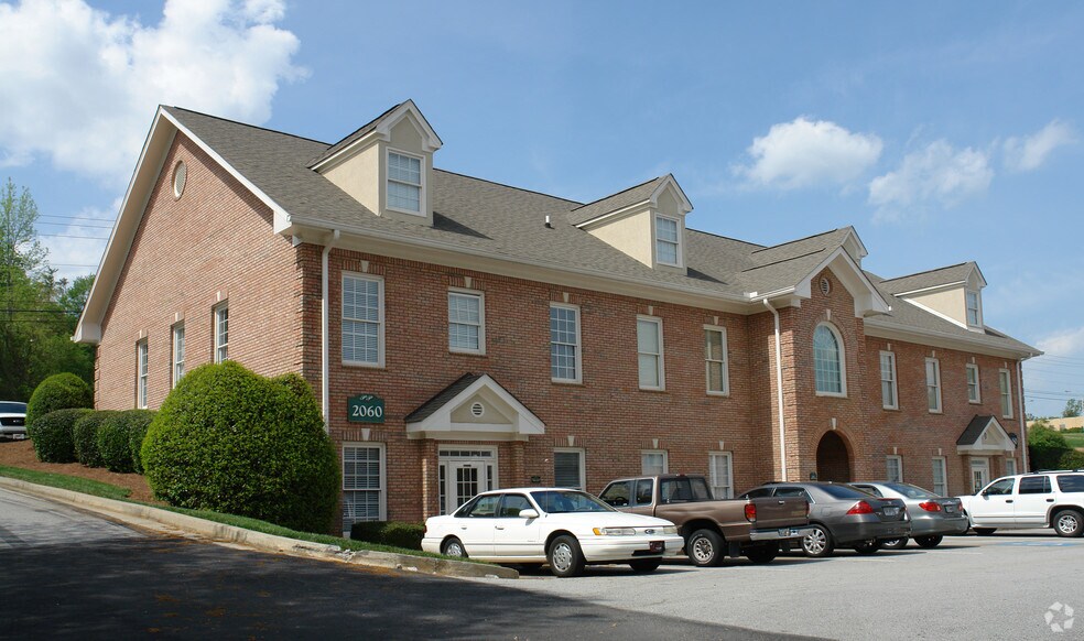 More Photos Of 2050 Buford Hwy, Buford Unknown For Lease