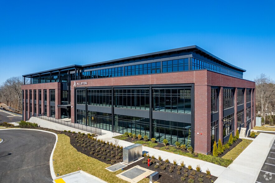 More Photos Of 329 S Royal Oaks Blvd, Franklin Medical For Sale