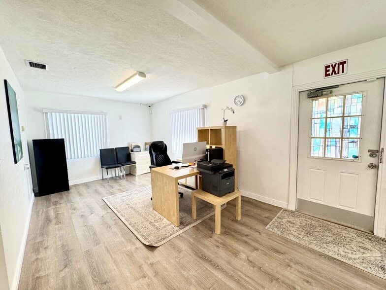 More Photos Of 4795 49th St N, Saint Petersburg Medical For Sale