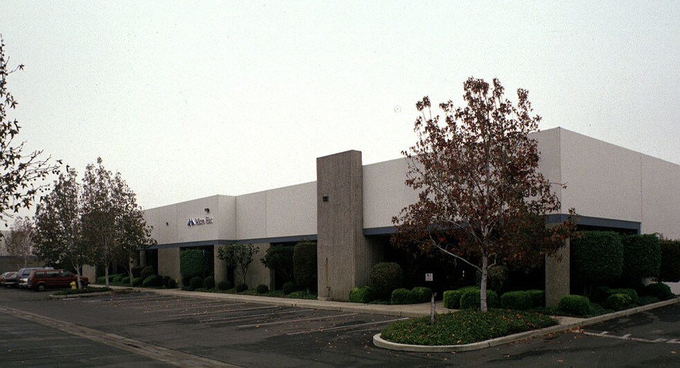 More Photos Of 4051 E La Palma Ave, Anaheim Warehouse For Lease