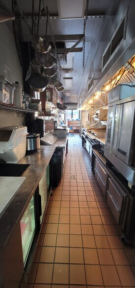 More Photos Of 3602 30th Ave, Astoria Restaurant For Lease
