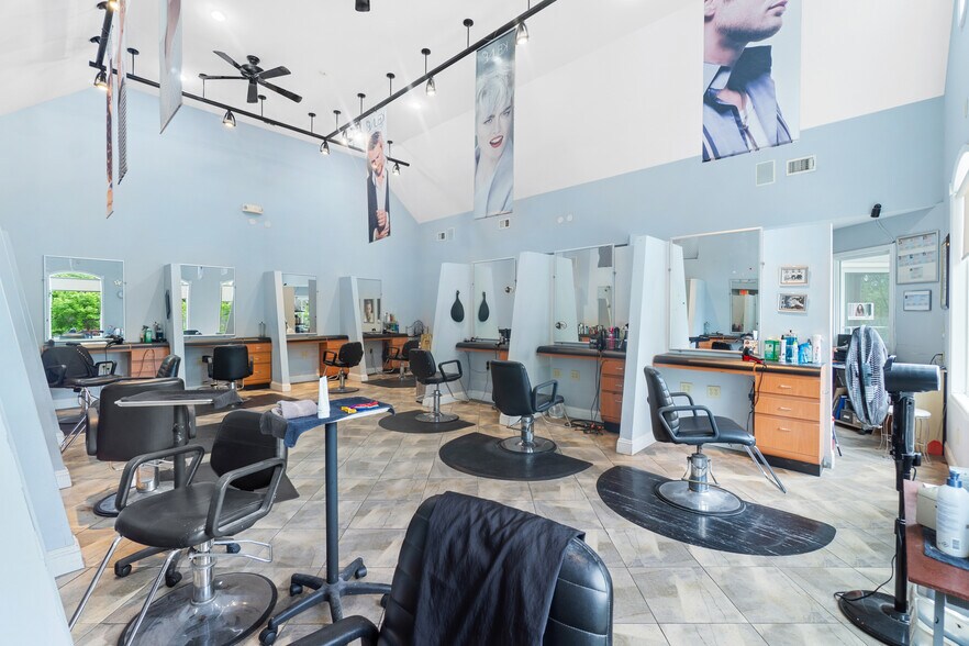 More Photos Of 137 Rutherford Ave, Franklin General Retail For Lease