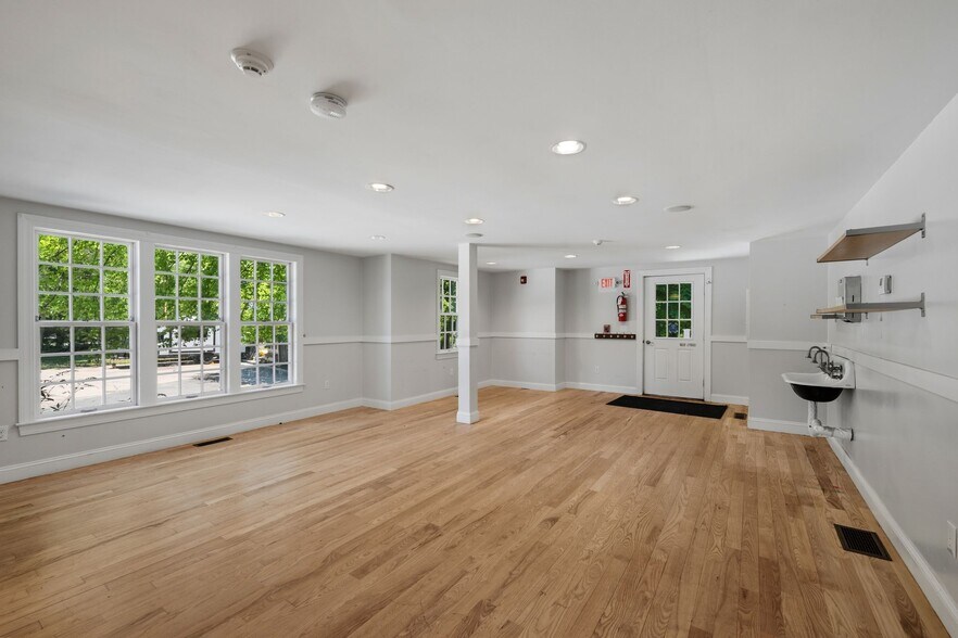 More Photos Of 181 Main St, Rowley Medical For Sale
