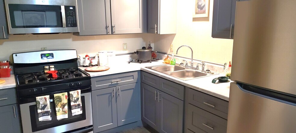 More Photos Of 1114-1128 E 9th St, Russellville Apartments For Sale