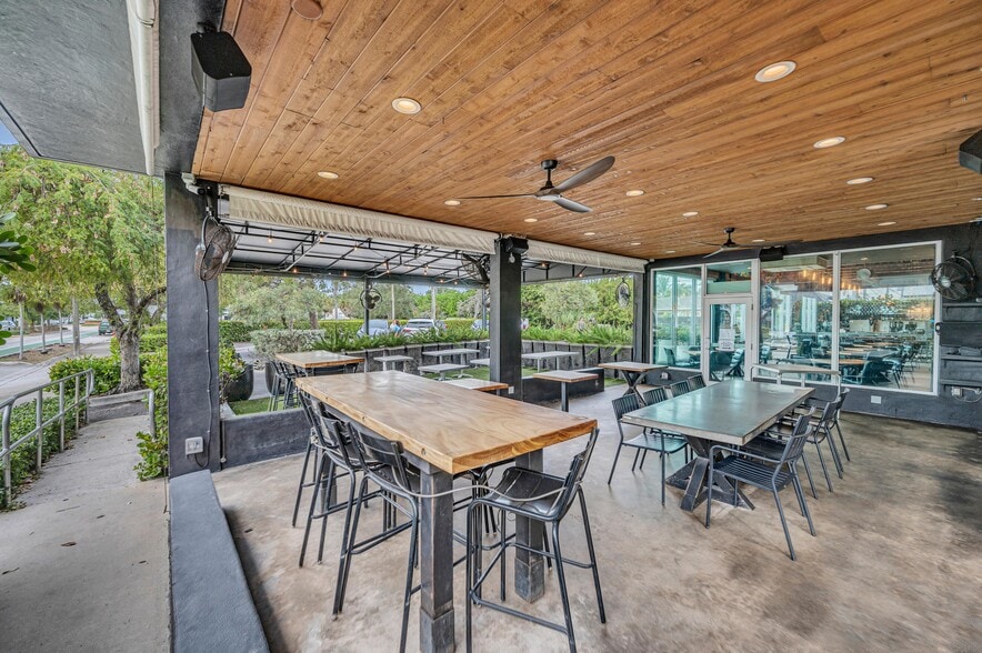 More Photos Of 815 NE 13th St, Fort Lauderdale Freestanding For Sale