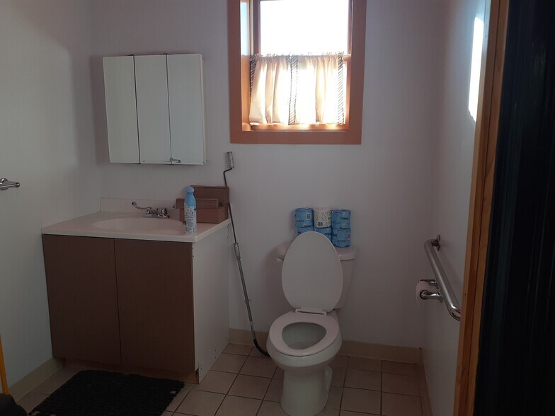 More Photos Of 80 Black Meadow Rd, Chester Warehouse For Sale