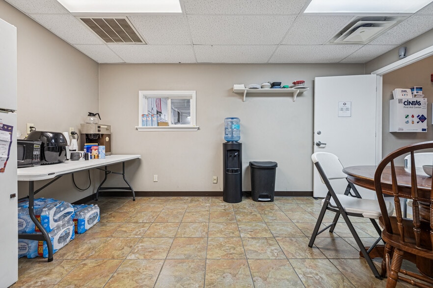 More Photos Of 3502 Dickerson Pike, Nashville Flex For Sale