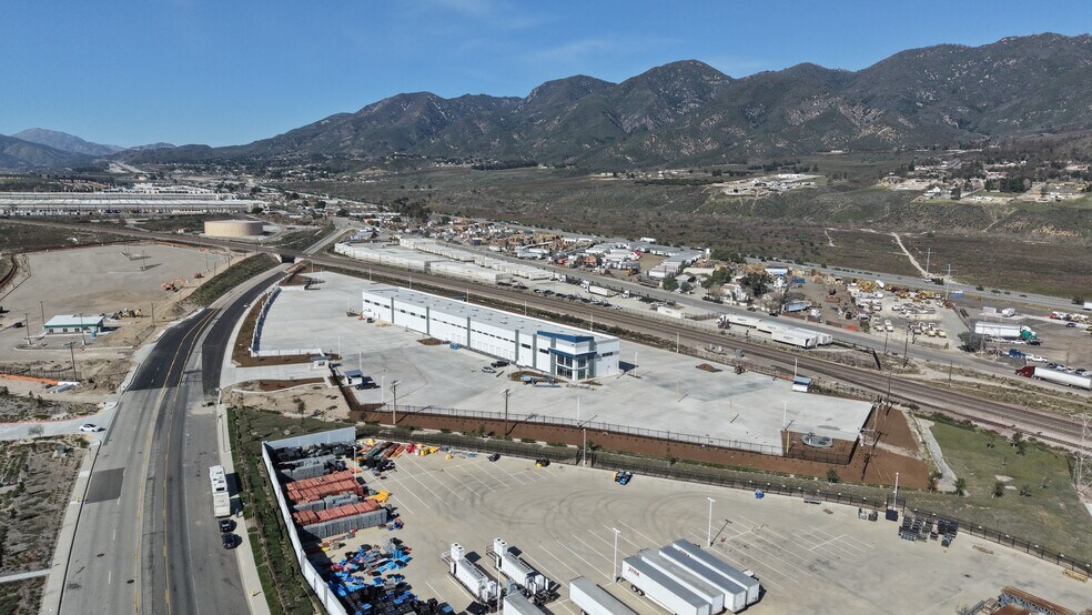 More Photos Of 19472 Cajon Blvd, San Bernardino Truck Terminal For Lease