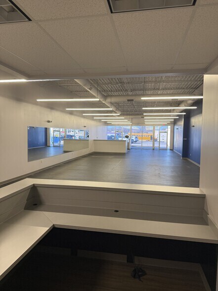 More Photos Of 1107-1121 S Main St, Maryville General Retail For Lease