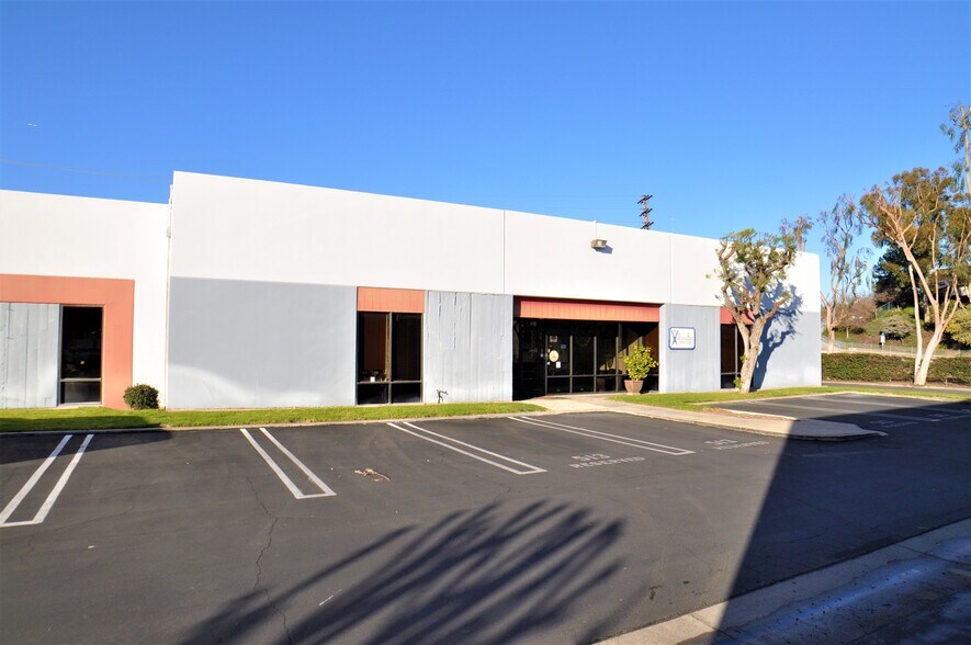 More Photos Of 513-533 Mercury Ln, Brea Warehouse For Sale