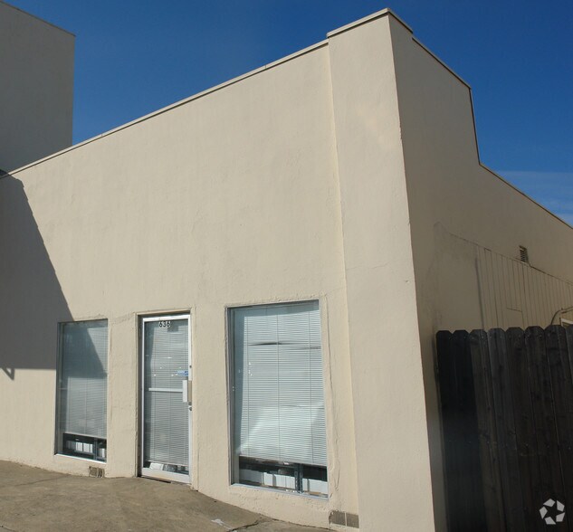 More Photos Of 640 Vernon St, Roseville Freestanding For Lease