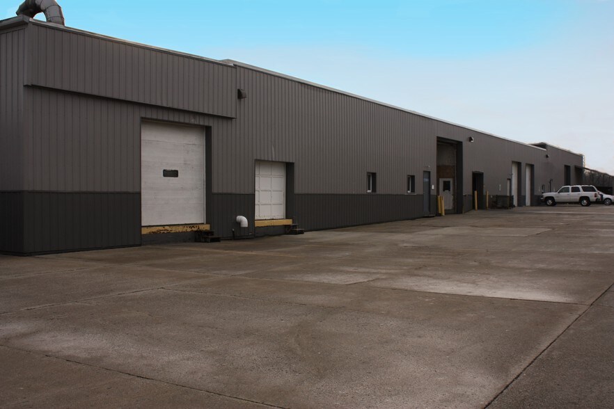 More Photos Of 930 Lafayette Rd, Medina Warehouse For Lease