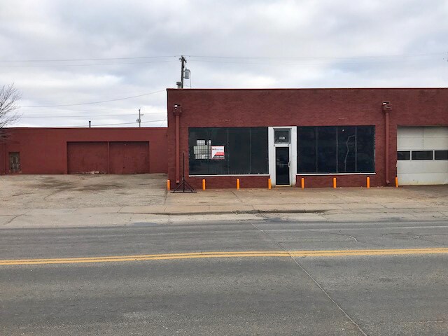 More Photos Of 130 N Washington St, Wichita Auto Repair For Sale