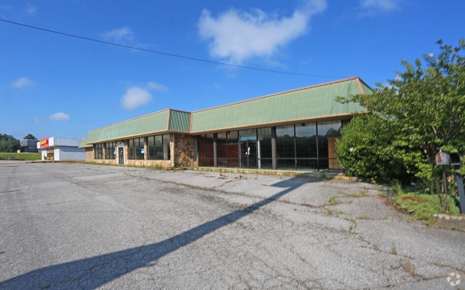 More Photos Of 5422 McClellan Blvd, Anniston Freestanding For Lease