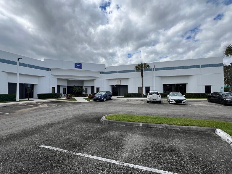 More Photos Of 1092 Jupiter Park Ln, Jupiter Light Distribution For Lease