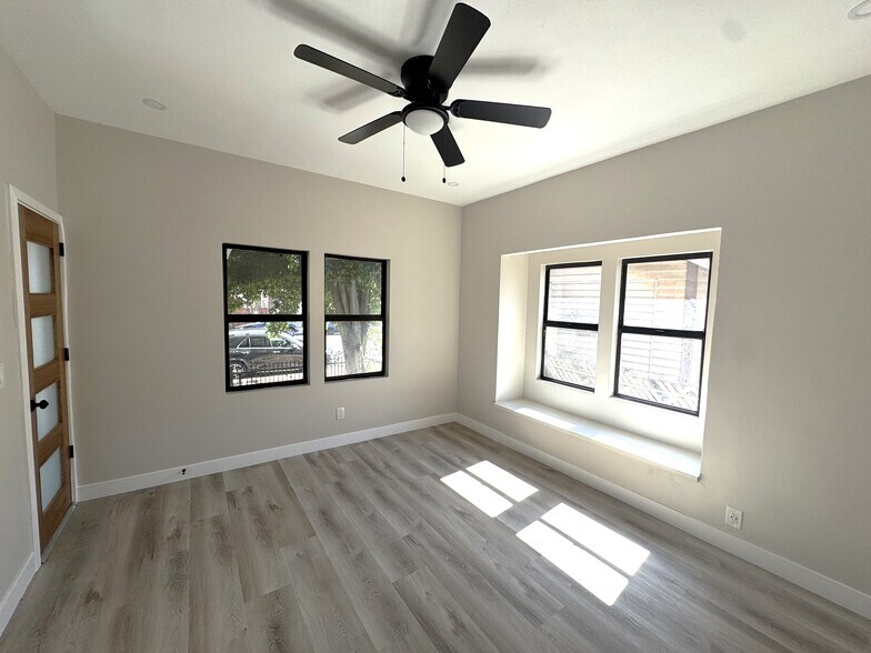 More Photos Of 529 W 10th St, Long Beach Apartments For Sale