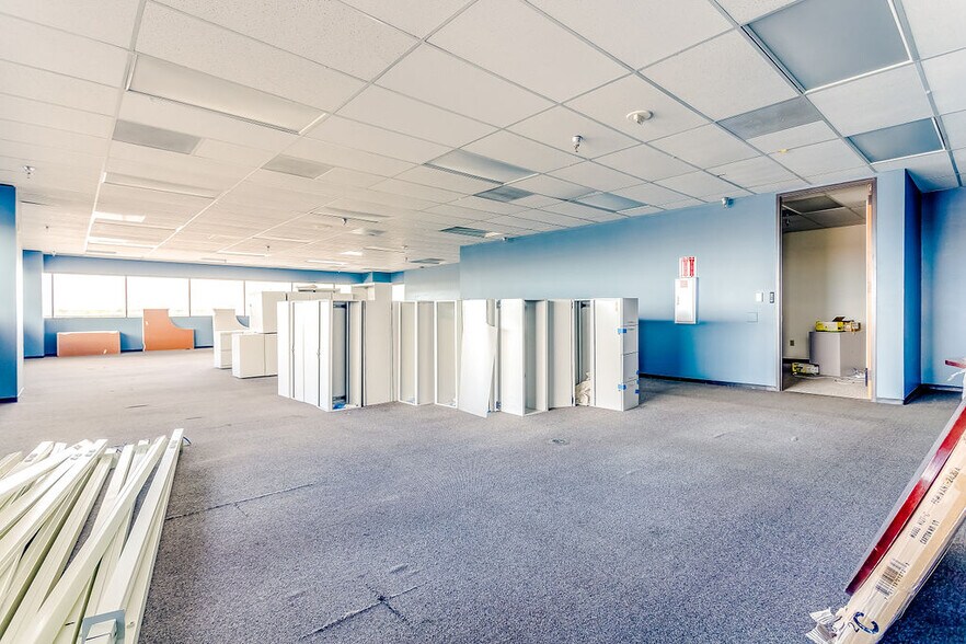 More Photos Of 2350 Valley View Ln, Dallas Loft Creative Space For Lease