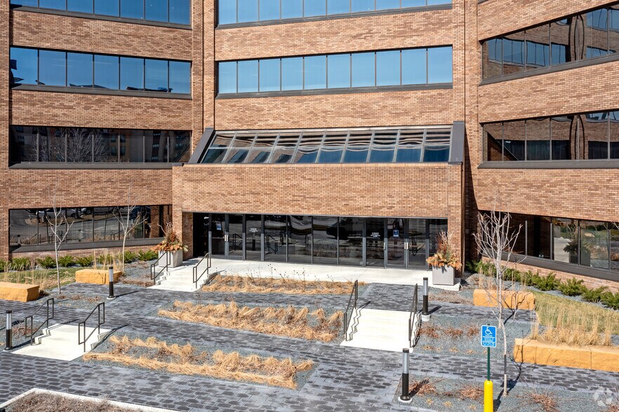 More Photos Of 5353 Wayzata Blvd, Saint Louis Park Office For Lease