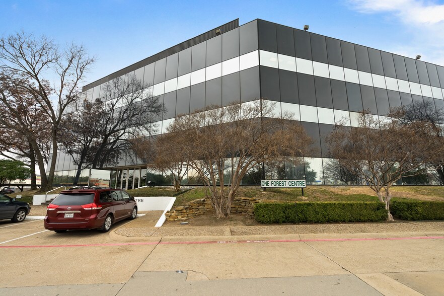More Photos Of 11615 Forest Central Dr, Dallas Office For Lease
