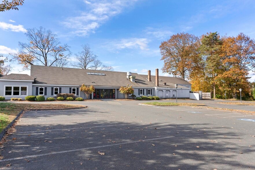 More Photos Of 24 W Main St, Avon Restaurant For Lease