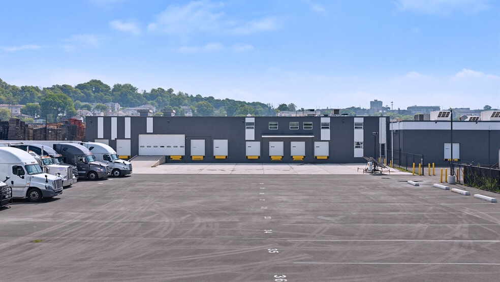 More Photos Of 83 Broad Ave, Fairview Warehouse For Lease