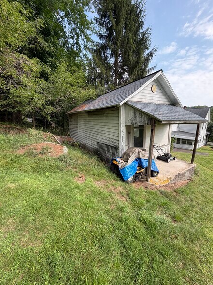 More Photos Of 50 Kirkendall Ave, Shavertown Flex For Sale