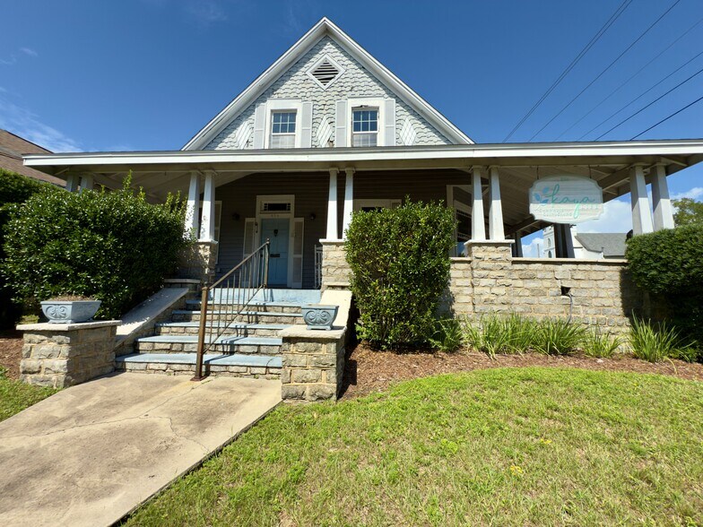 More Photos Of 824 E La Rua St, Pensacola Freestanding For Sale