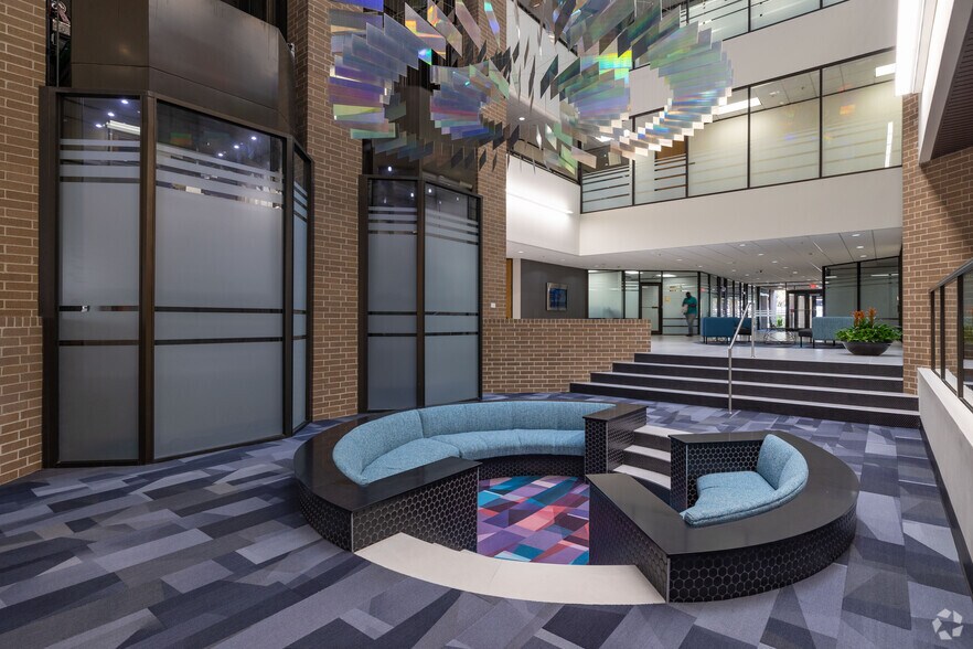 More Photos Of 13105 Northwest Fwy, Houston Office For Lease
