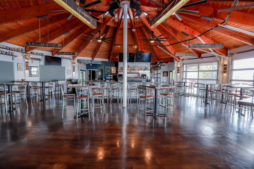More Photos Of 700 Jordan Point Rd, Hopewell Restaurant For Sale