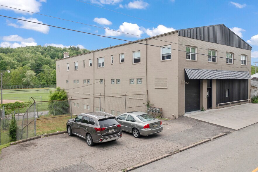More Photos Of 414 E Lincoln Ave, Mc Donald Warehouse For Sale